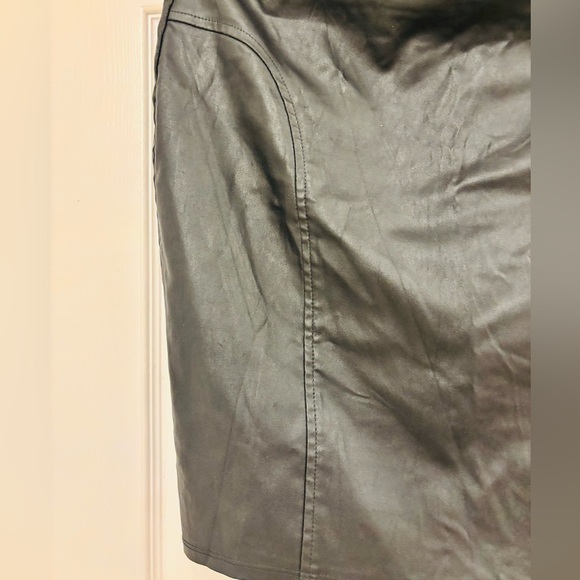 Dots Faux Leather Black Pencil Skirt Size XL - Picture 3 of 5
